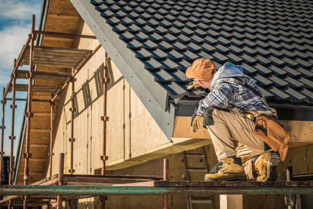 Best Roof Maintenance Services  in Lauderdale Lakes, WI